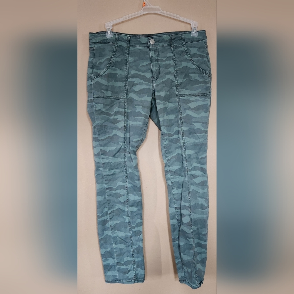 American Eagle Jeans Women's 12 Camouflage Mid-Rise Skinny Stretch Pants 34x28